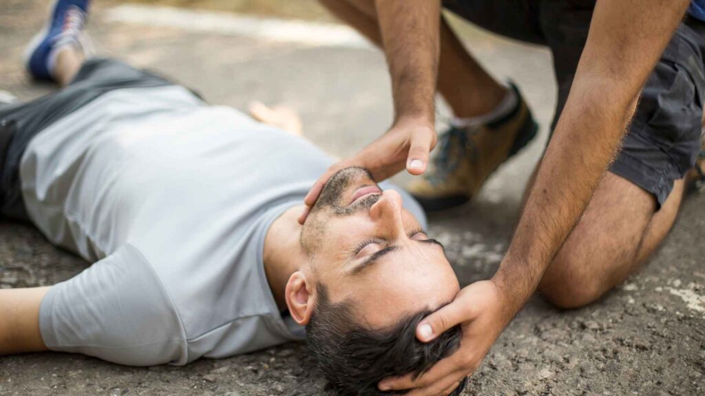 Life-saving first aid training in toronto